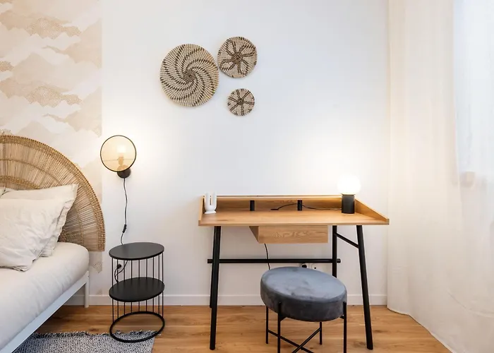 Les Cocons Montchat Apartamento *